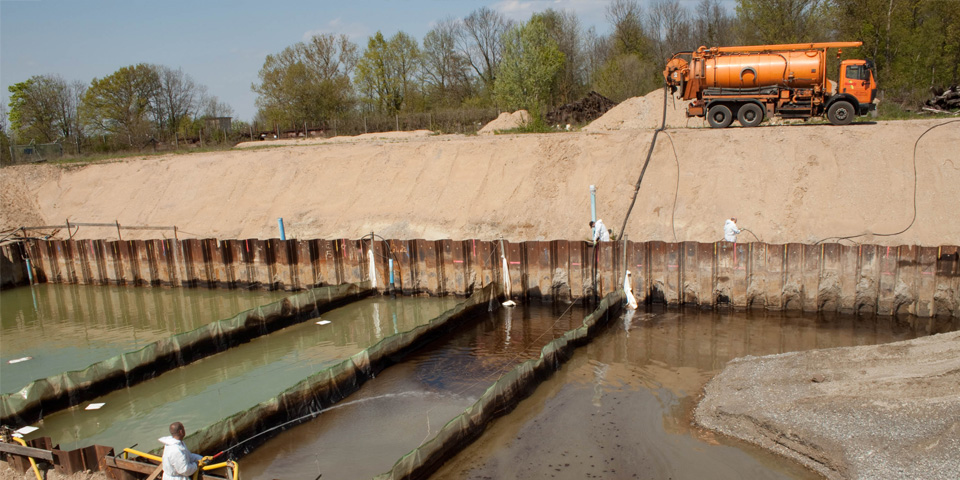 Bild zeigt die Sanierung von mit Teerölen belastetem Grundwasser